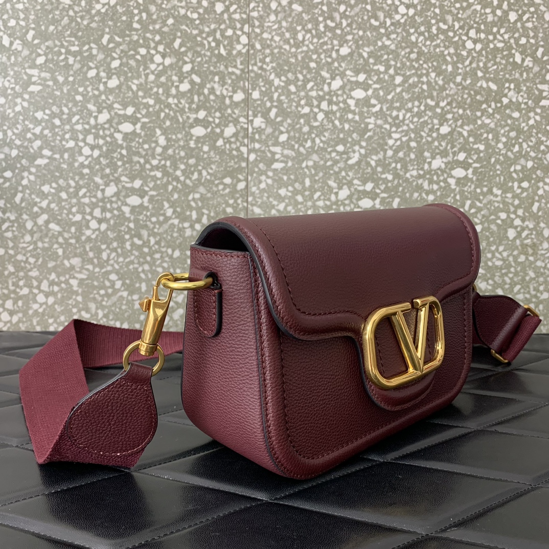 Bagsaaa Va1e*ntin0 Garavani Alltime leather shoulder bag burgundy - 23.5x18x8cm