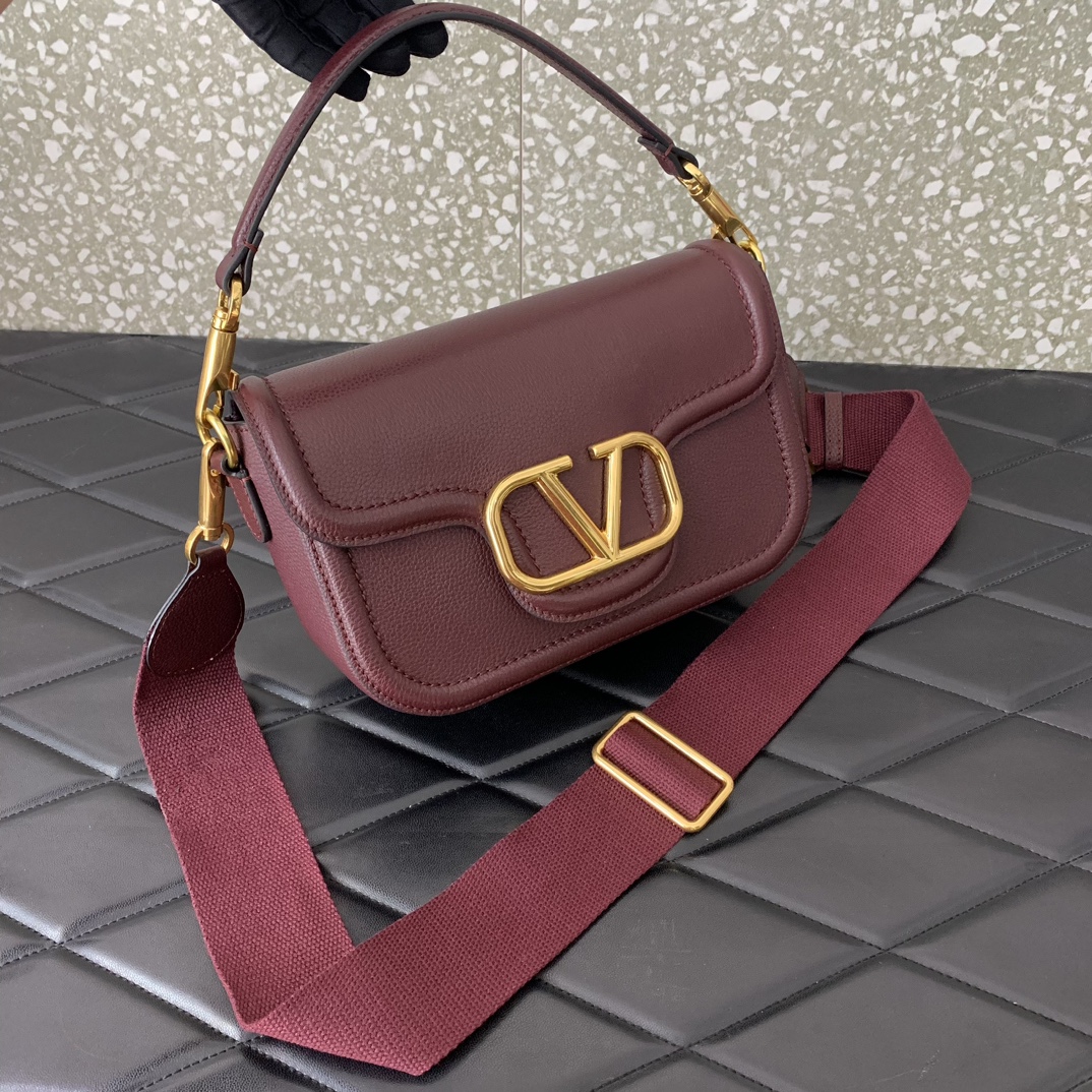 Bagsaaa Va1e*ntin0 Garavani Alltime leather shoulder bag burgundy - 23.5x18x8cm