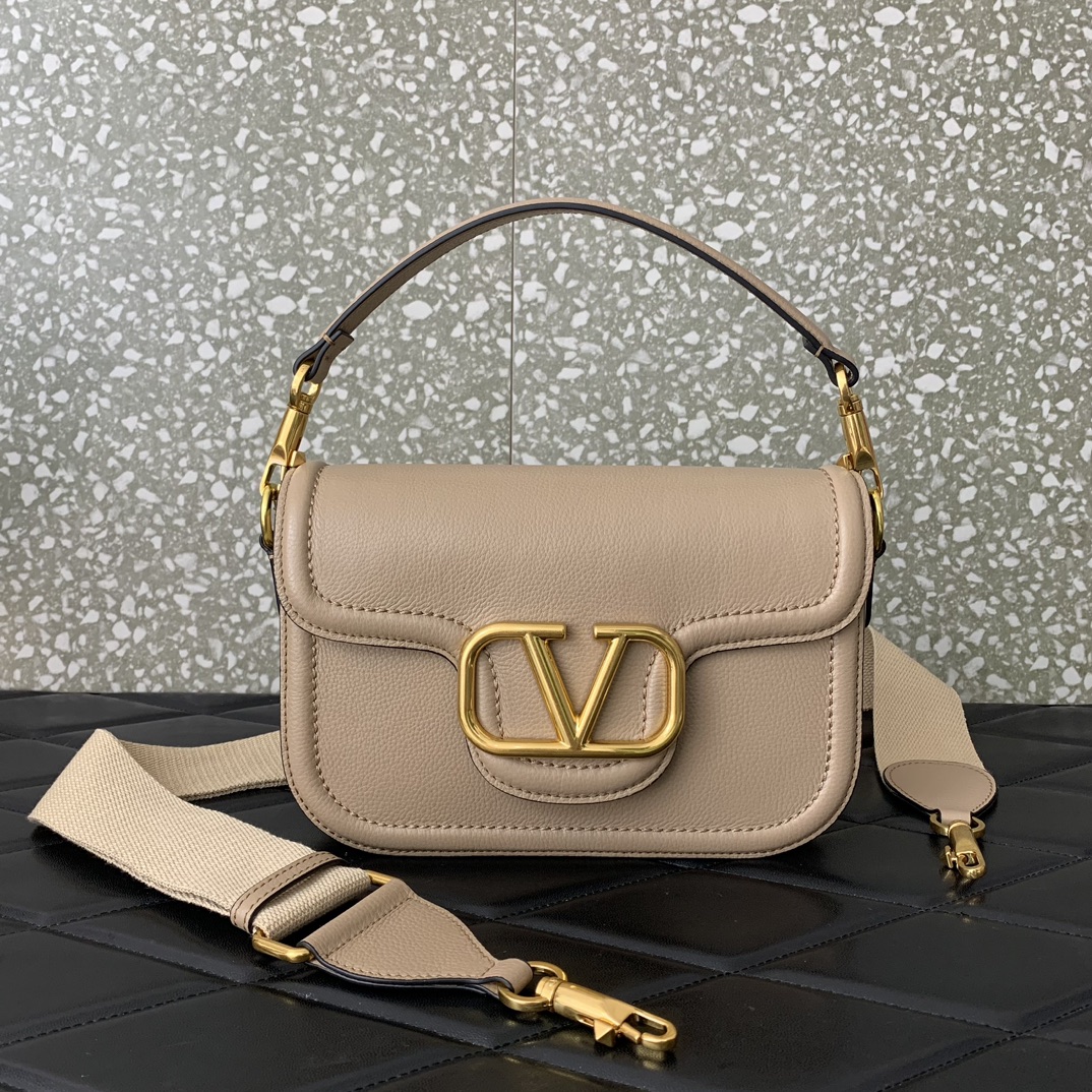 Bagsaaa Va1e*ntin0 Garavani Alltime leather shoulder bag beige - 23.5x18x8cm