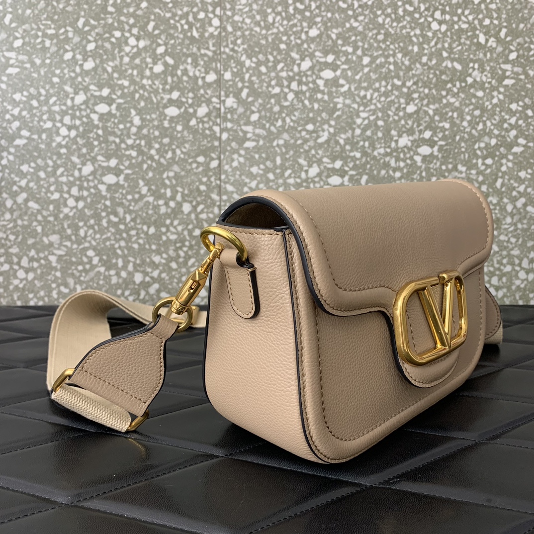 Bagsaaa Va1e*ntin0 Garavani Alltime leather shoulder bag beige - 23.5x18x8cm