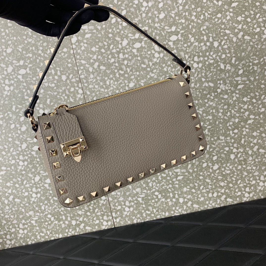 Bagsaaa Va1e*ntin0 Garavani Small Rockstud Grainy Calfskin Crossbody Bag Grey - 19x13x7cm