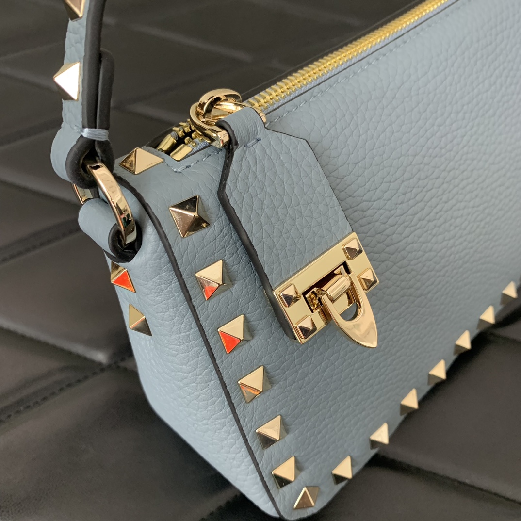 Bagsaaa Va1e*ntin0 Garavani Small Rockstud Grainy Calfskin Crossbody Bag Blue - 19x13x7cm