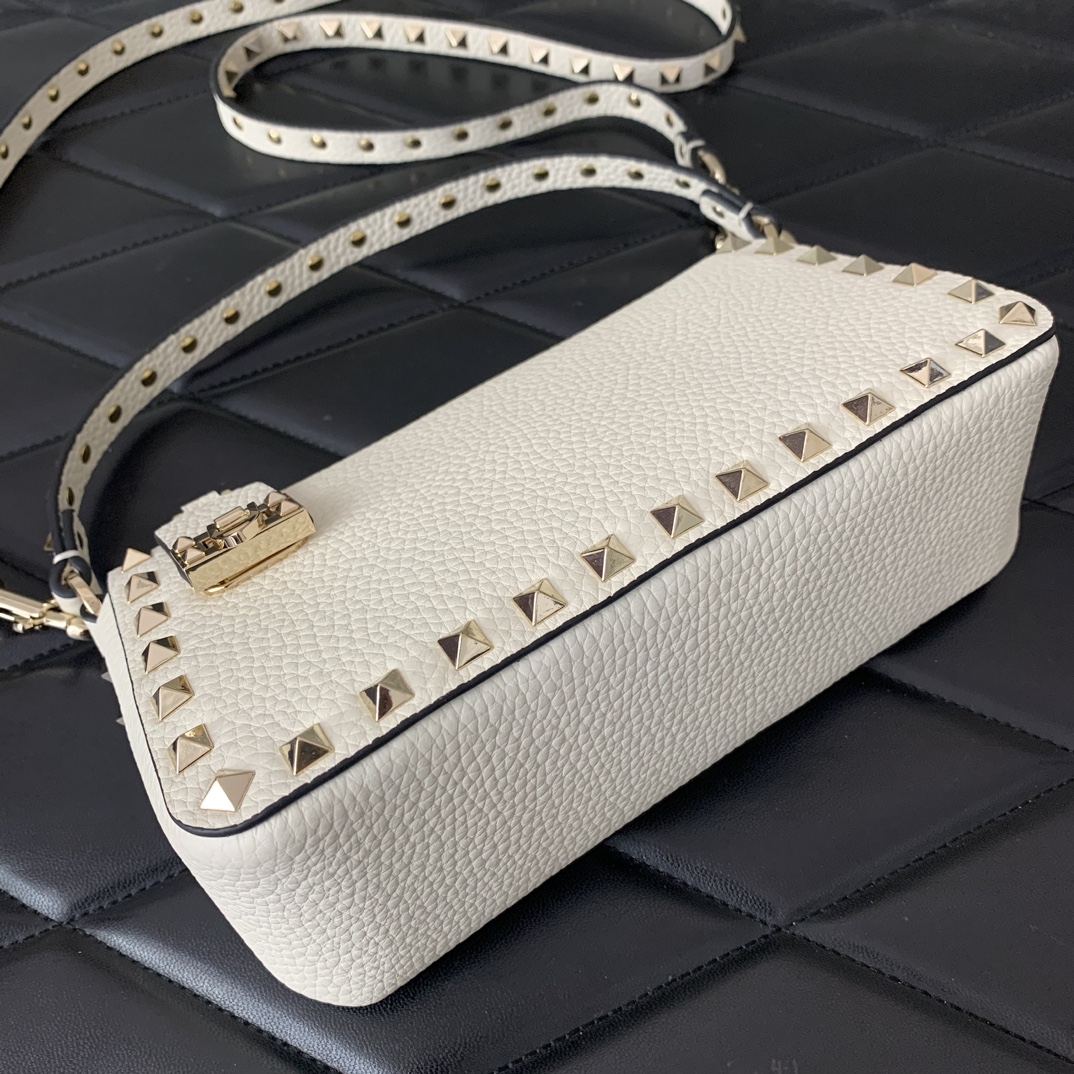 Bagsaaa Va1e*ntin0 Garavani Small Rockstud Grainy Calfskin Crossbody Bag White - 19x13x7cm