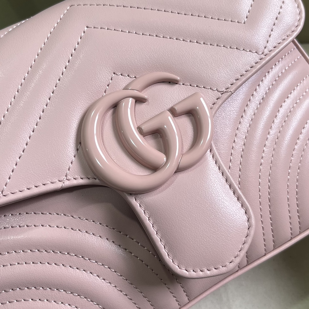 Bagsaaa Gvc*1 GG Marmont mini top handle bag in pink leather - 15.5x 21x 8cm
