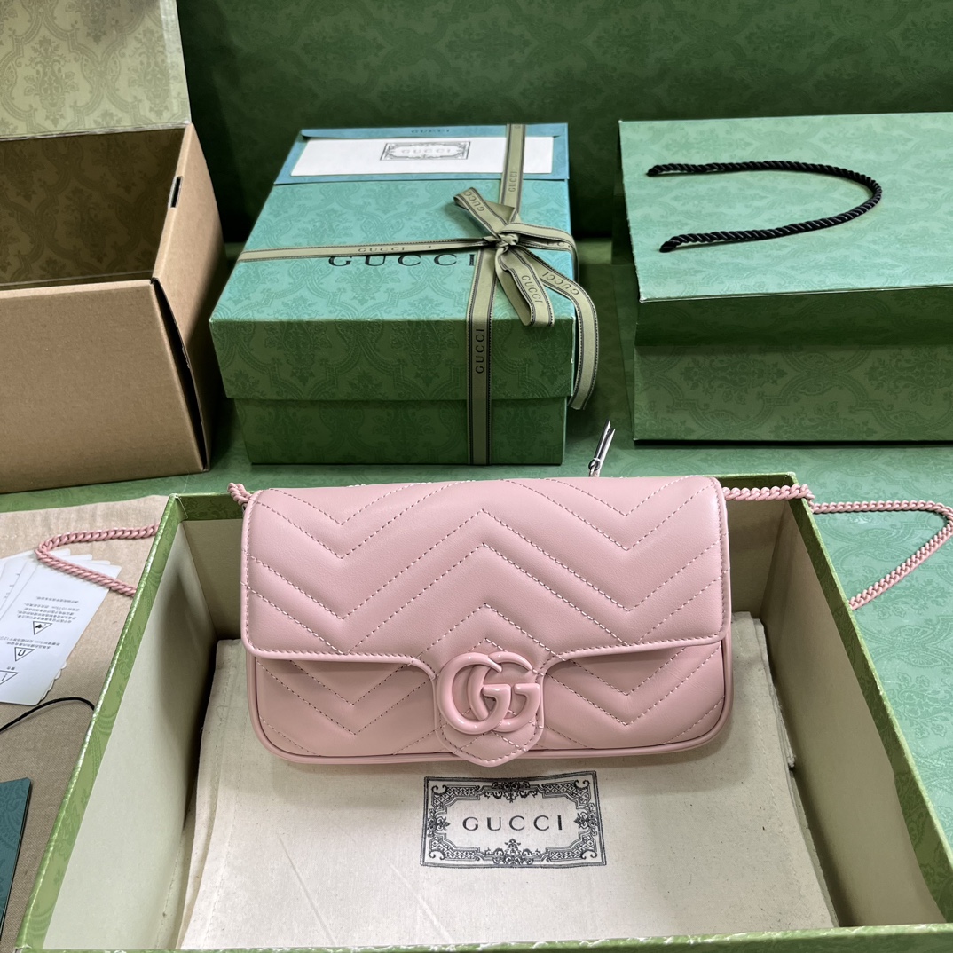 Bagsaaa Gvc*1 GG Marmont mini bag in pink leather - 21x 12x 5cm