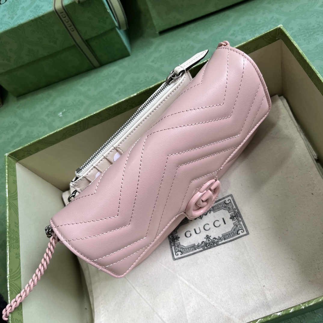 Bagsaaa Gvc*1 GG Marmont mini bag in pink leather - 21x 12x 5cm