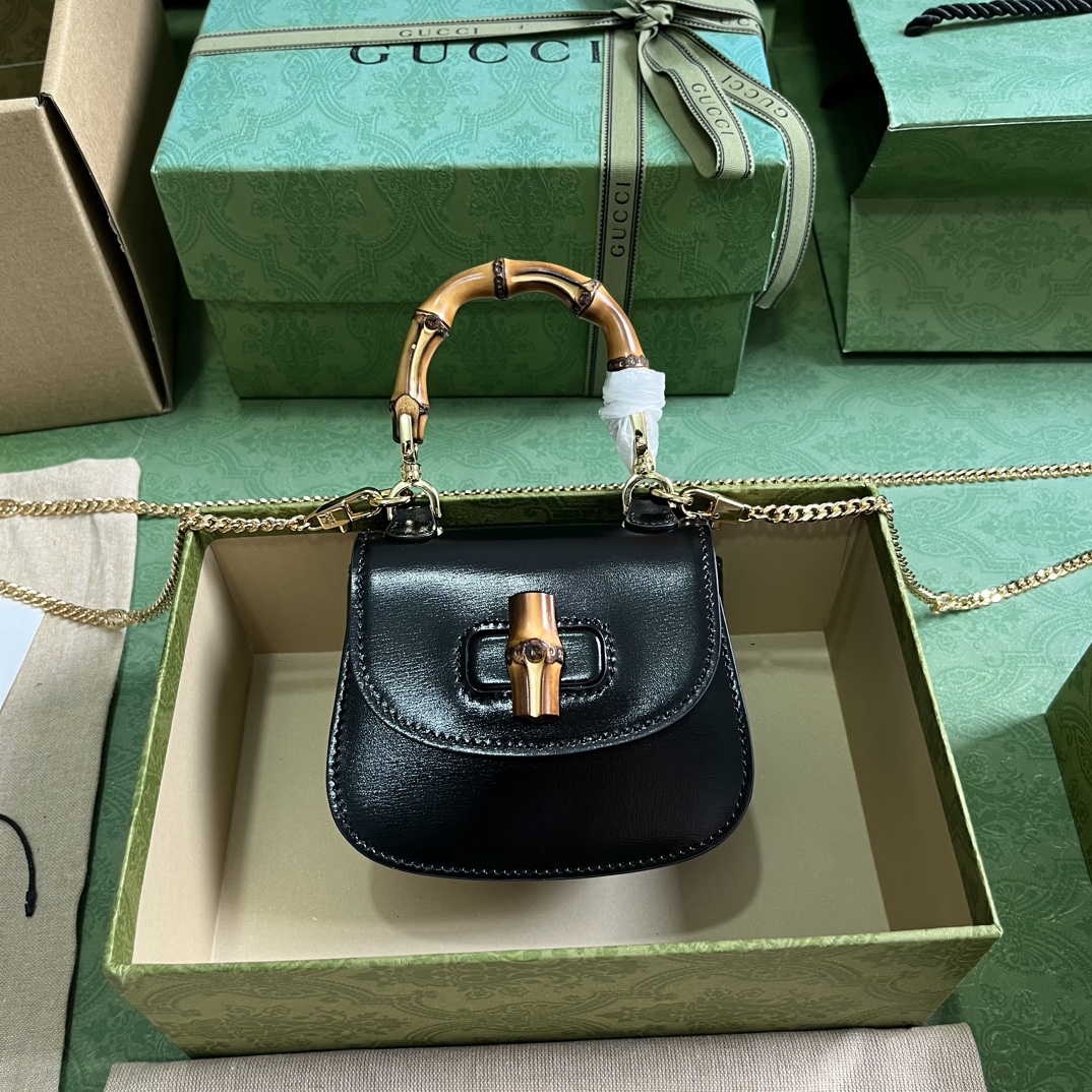 Bagsaaa Gvc*1 Bamboo 1947 S*per mini bag in black leather - 18.5x 12x 5.5cm