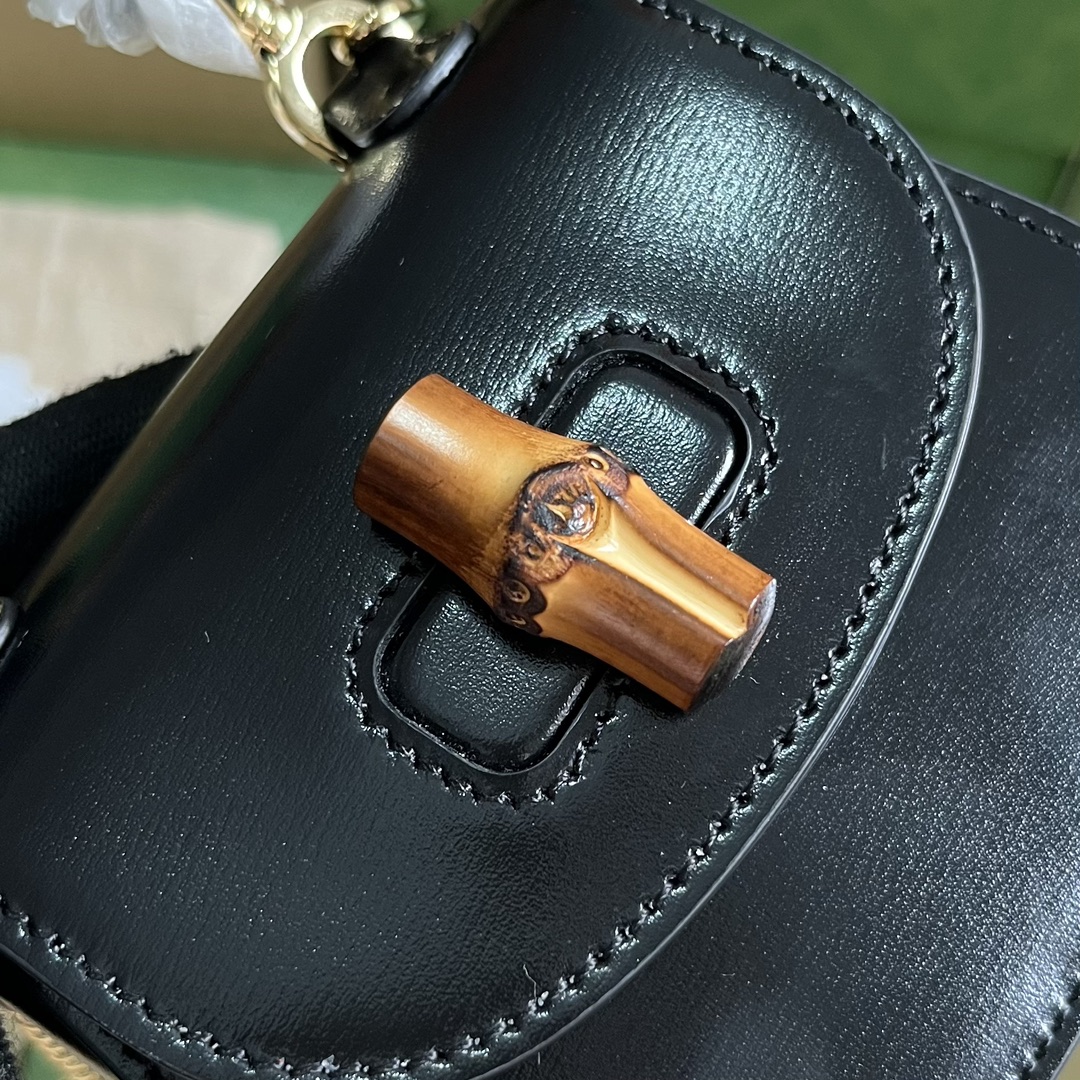 Bagsaaa Gvc*1 Bamboo 1947 S*per mini bag in black leather - 18.5x 12x 5.5cm
