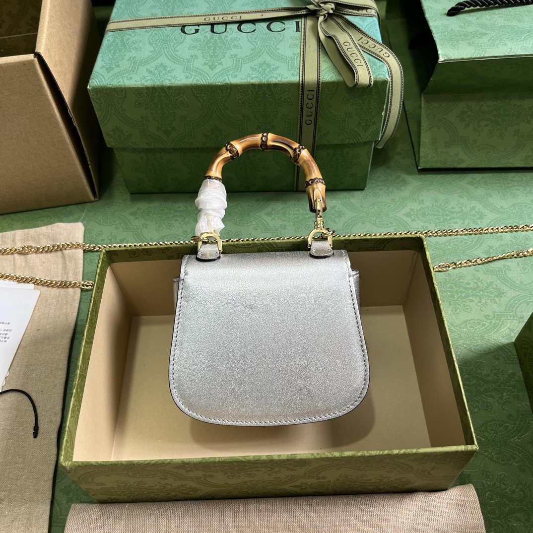 Bagsaaa Gvc*1 Bamboo 1947 S*per mini bag in silver leather - 18.5x 12x 5.5cm