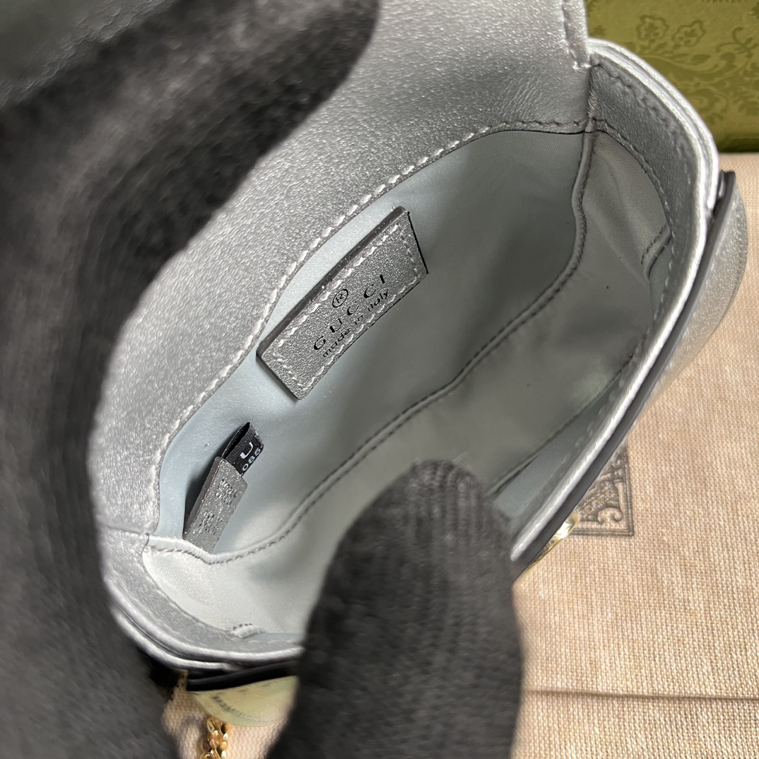 Bagsaaa Gvc*1 Bamboo 1947 S*per mini bag in silver leather - 18.5x 12x 5.5cm