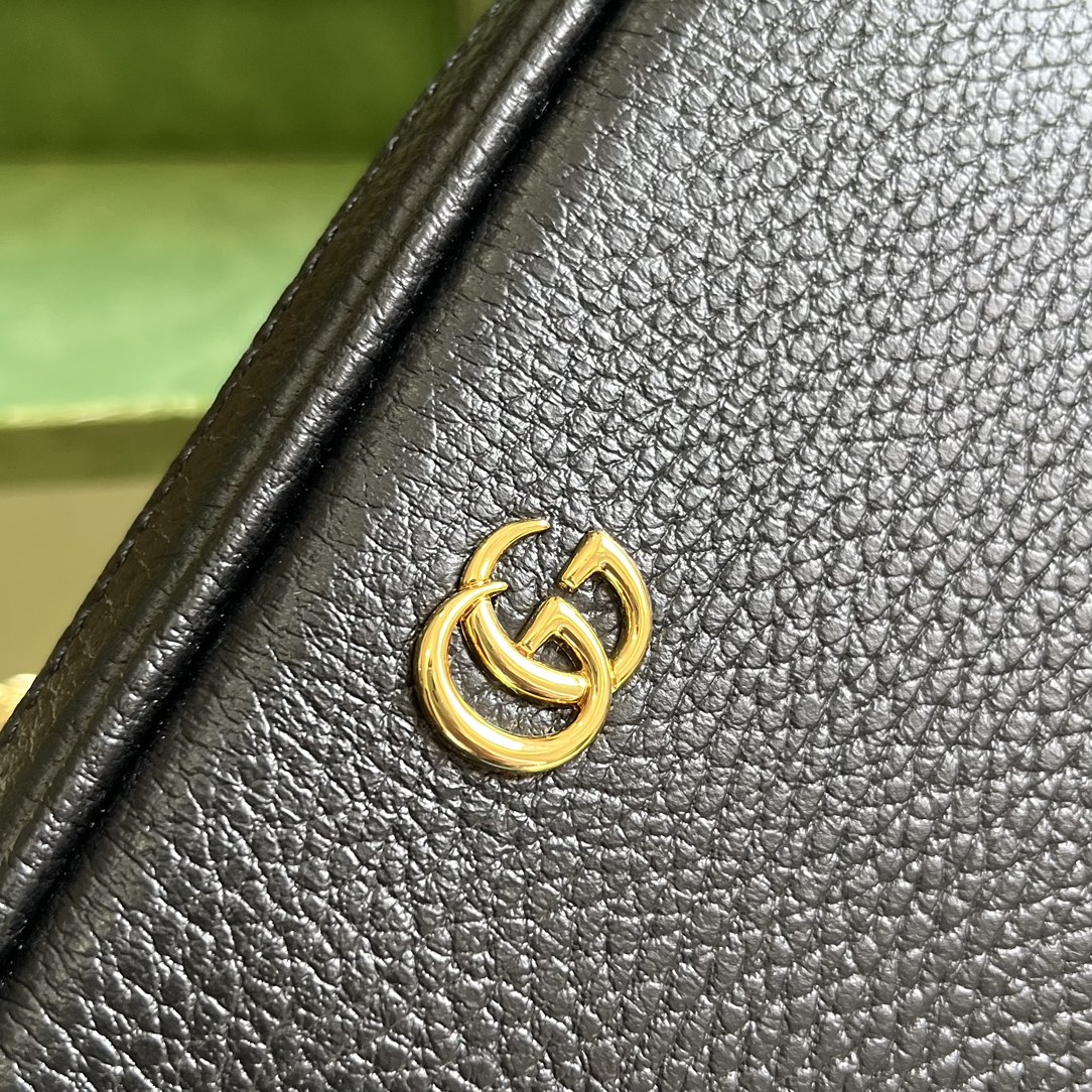 Bagsaaa Gvc*1 GG Marmont mini shoulder bag in Black Leather - 11x 18.5x 4cm