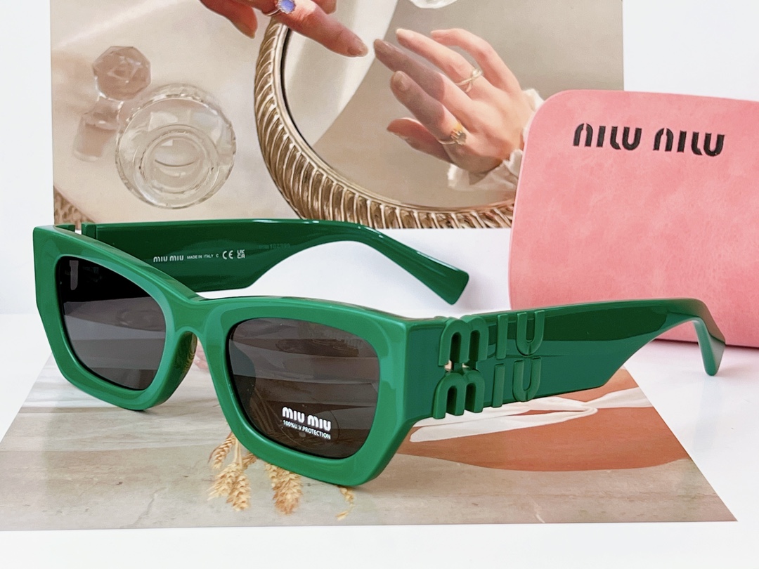 Bagsaaa Miu Miu Eyewear logo-plaque arm sunglasses