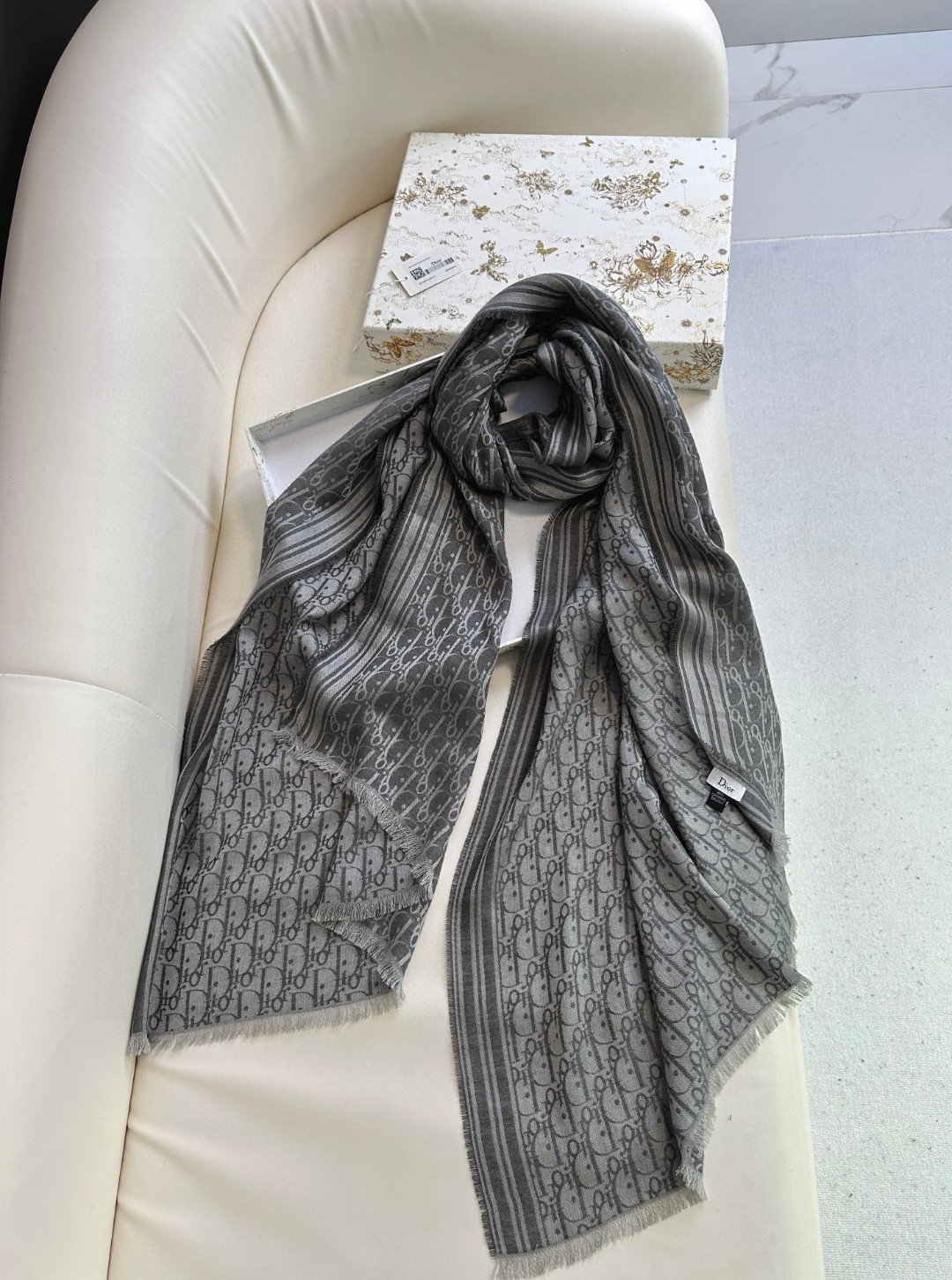 Bagsaaa D10r Oblique Scarf Grey