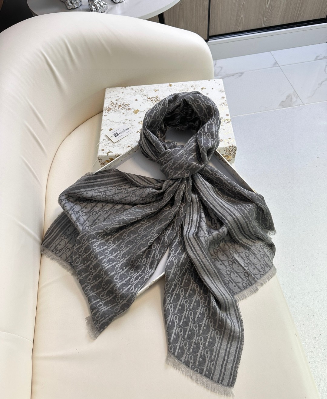 Bagsaaa D10r Oblique Scarf Grey