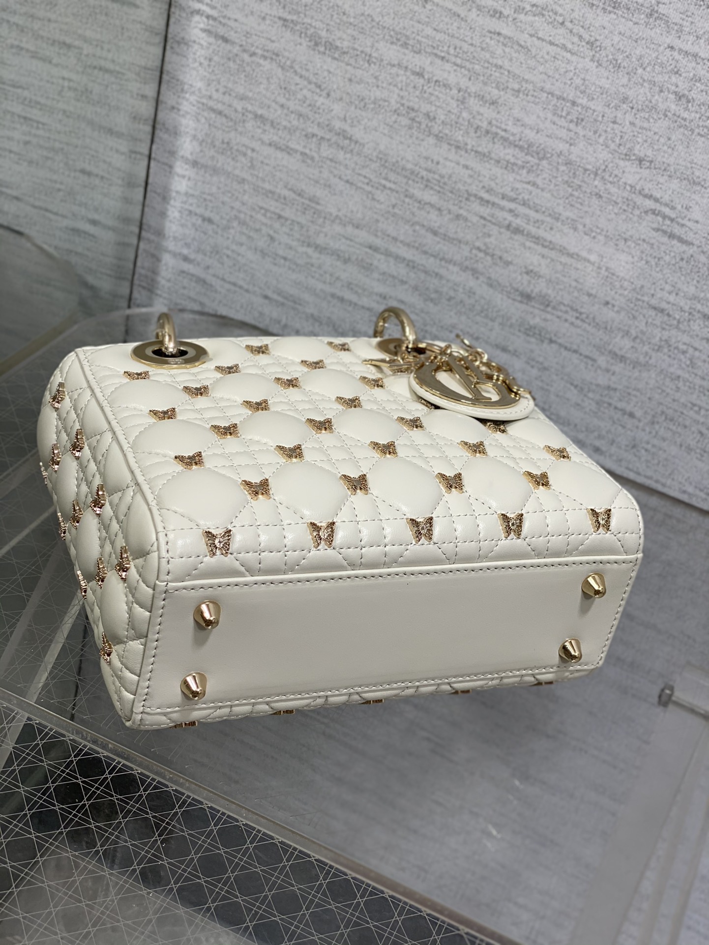 Bagsaaa D10r Small Lady White Cannage Lambskin with Gold-Finish Butterfly Studs - 20 x 17 x 8 cm