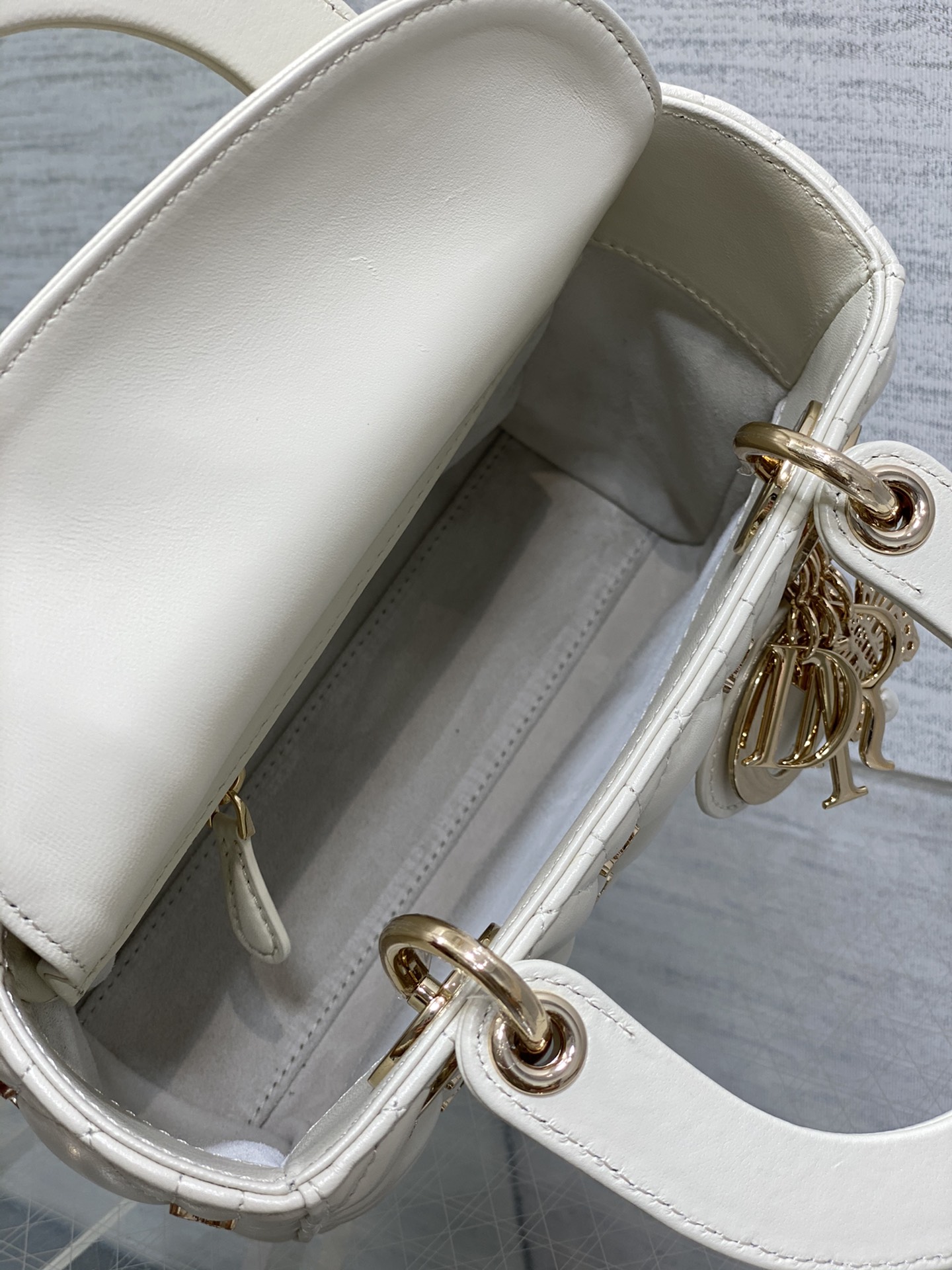 Bagsaaa D10r Small Lady White Cannage Lambskin with Gold-Finish Butterfly Studs - 20 x 17 x 8 cm