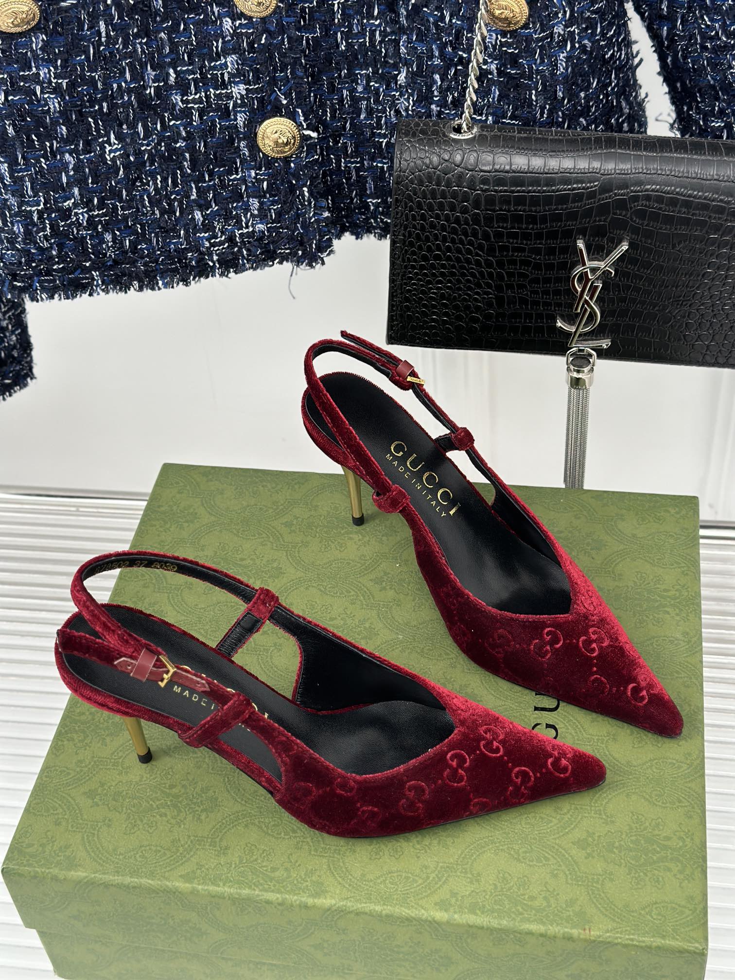 Bagsaaa Gvc*1 GG slingback pump in red velvet - 10.5cm