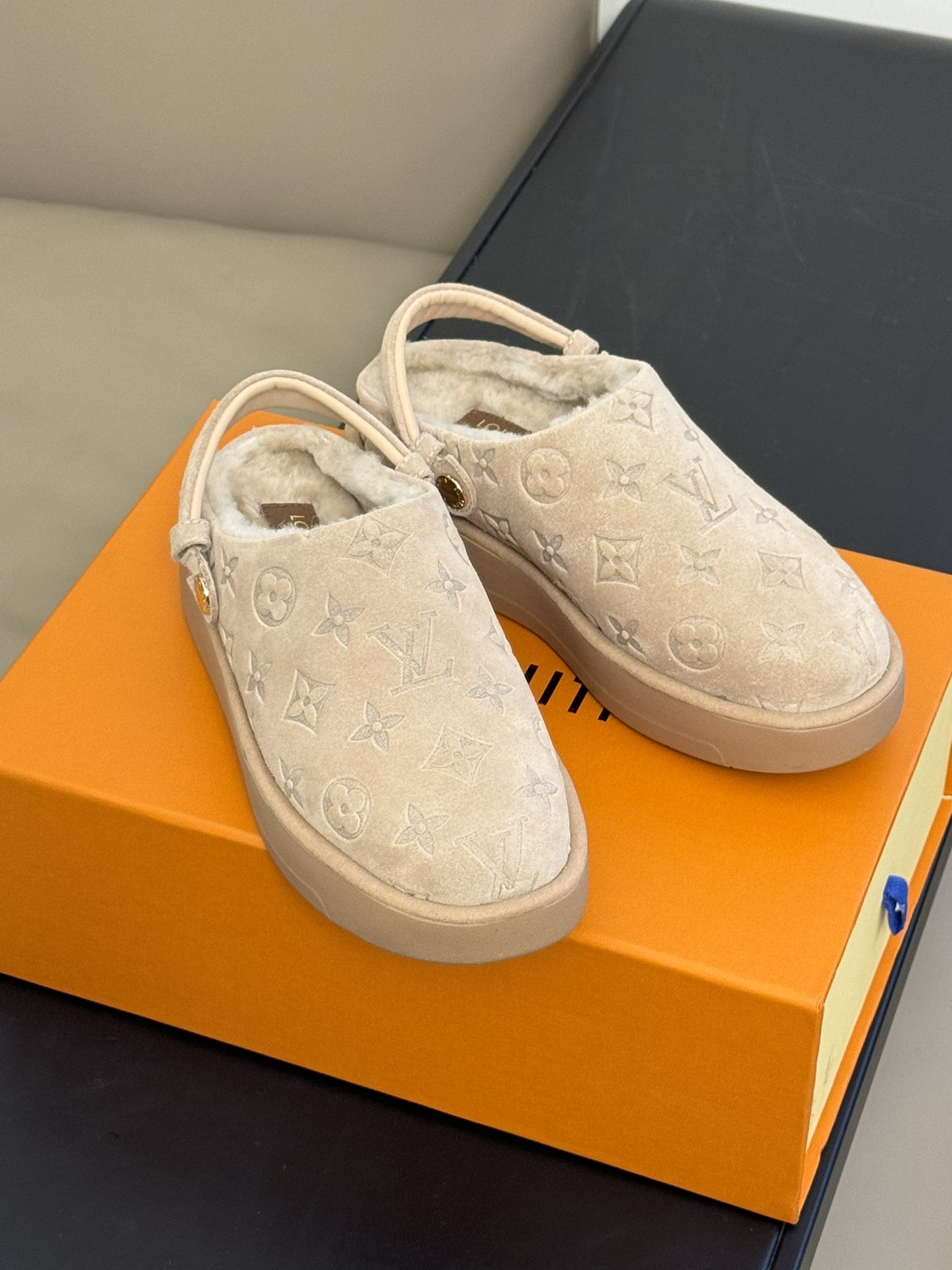 Bagsaaa L0vis Vvtt0n Aspen Platform Clog Beige