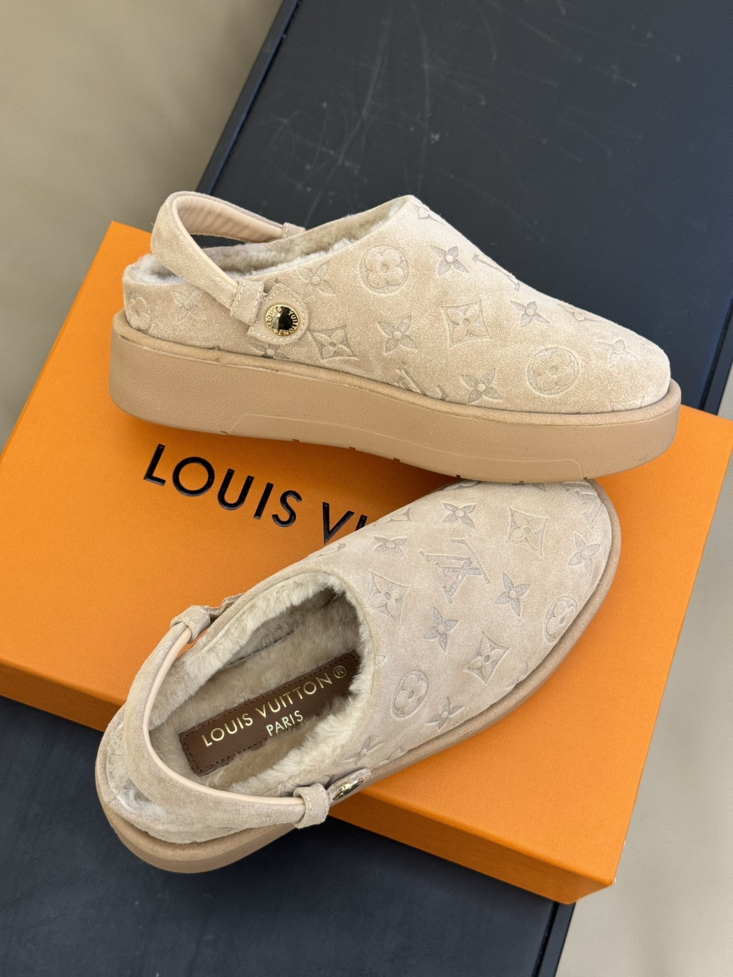 Bagsaaa L0vis Vvtt0n Aspen Platform Clog Beige
