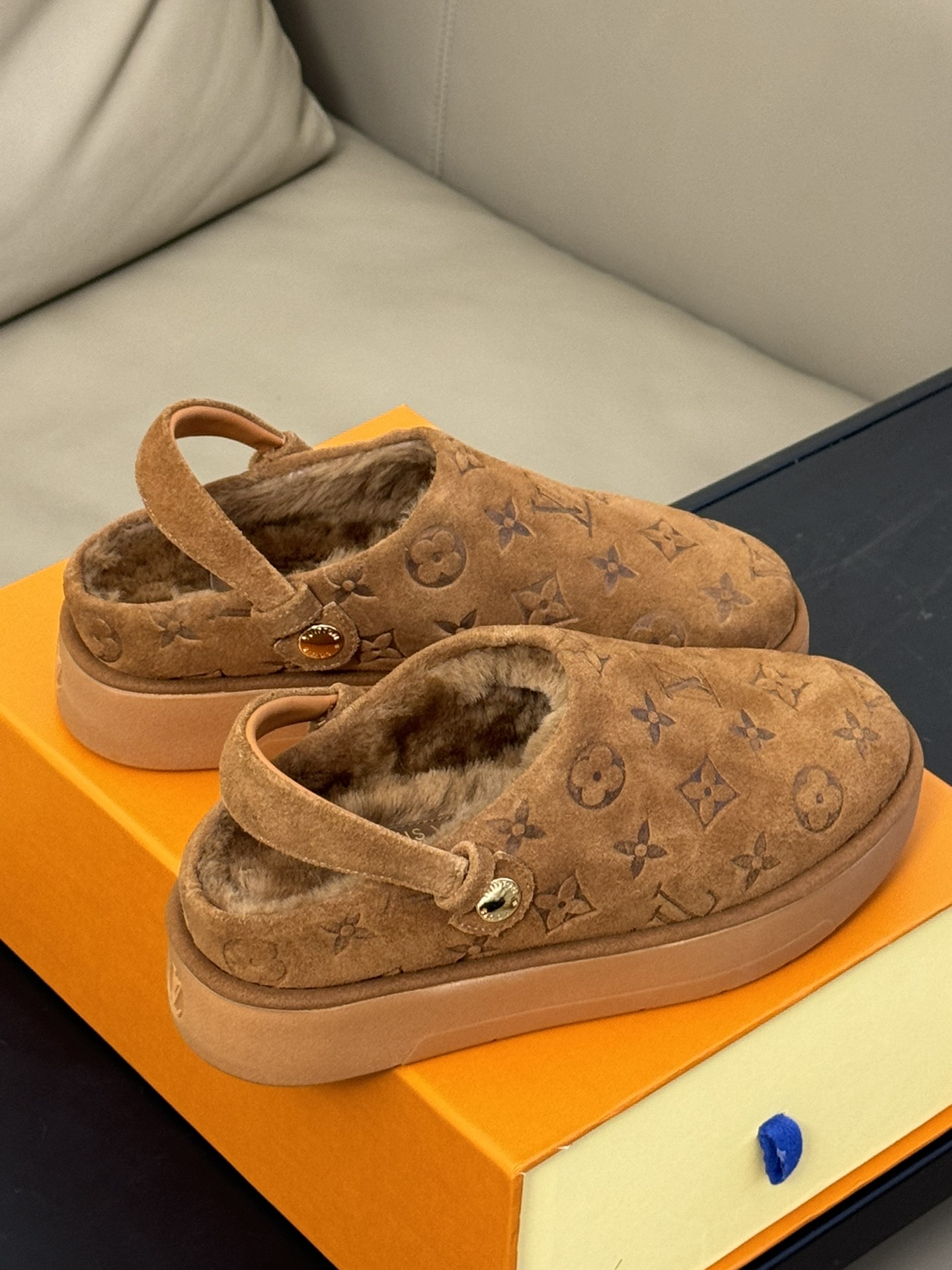 Bagsaaa L0vis Vvtt0n Aspen Platform Clog Cognac