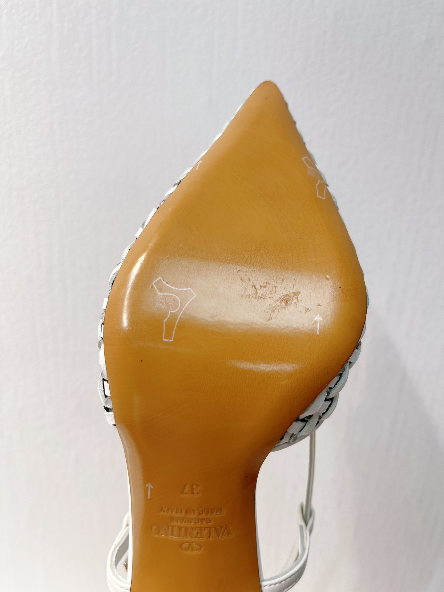 Bagsaaa Va1e*ntin0 White Slingback Heel