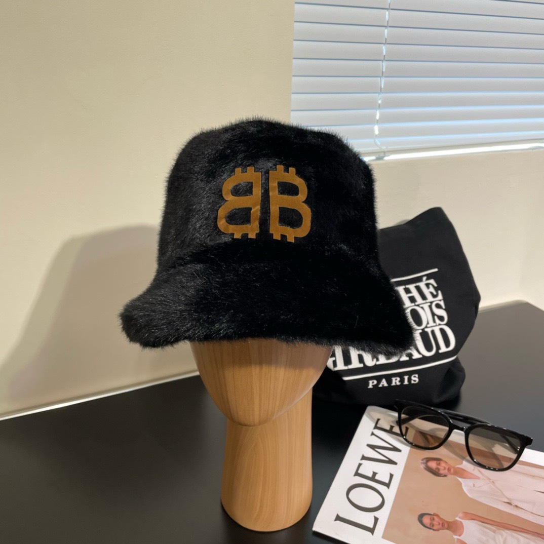 Bagsaaa Bv*b*rry Shearling Bucket Hat