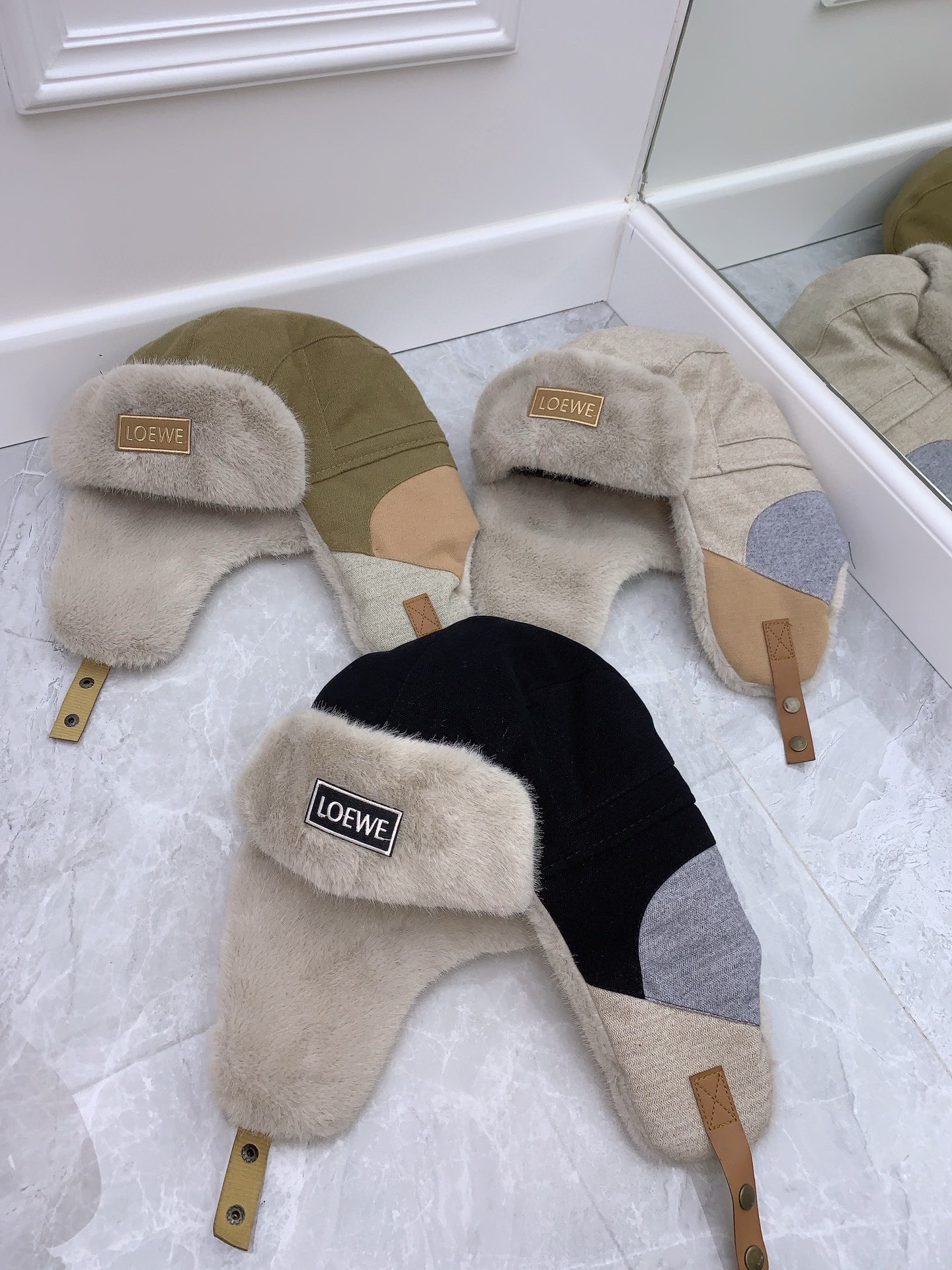 Bagsaaa L0ew* Shearling Bucket Hat