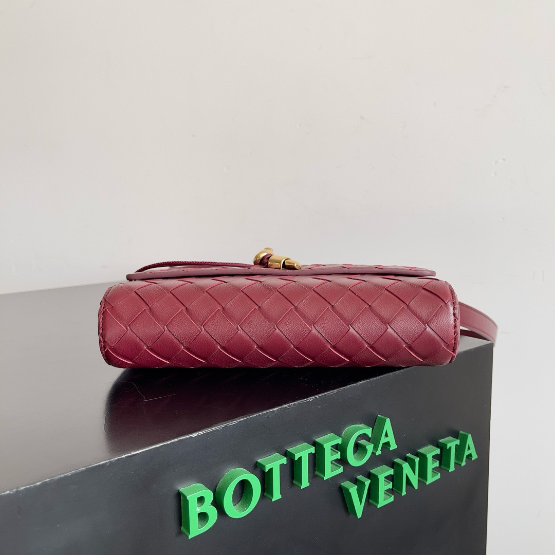 Bagsaaa B0tt*ga Ven*ta Andiamo Red Shoulder Bag - 21.5x13x4.5cm