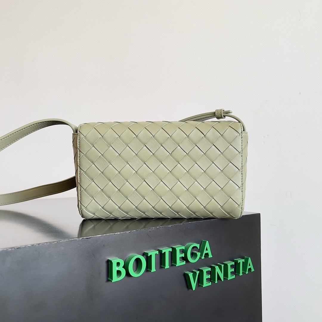 Bagsaaa B0tt*ga Ven*ta Andiamo Green Shoulder Bag - 21.5x13x4.5cm