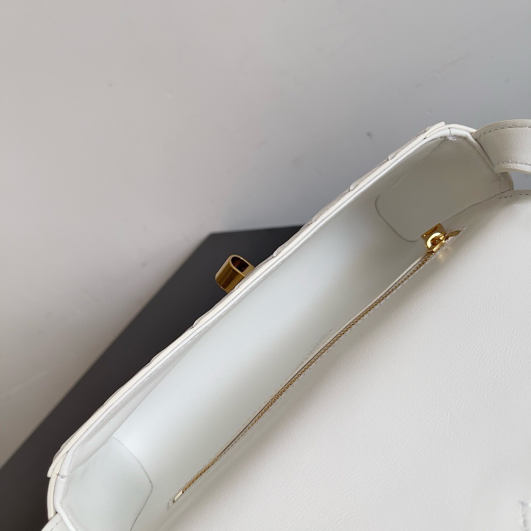 Bagsaaa B0tt*ga Ven*ta Andiamo White Shoulder Bag - 21.5x13x4.5cm
