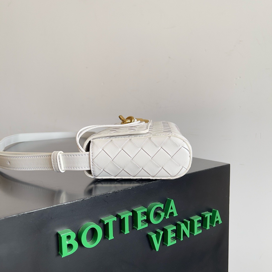 Bagsaaa B0tt*ga Ven*ta Andiamo White Shoulder Bag - 21.5x13x4.5cm