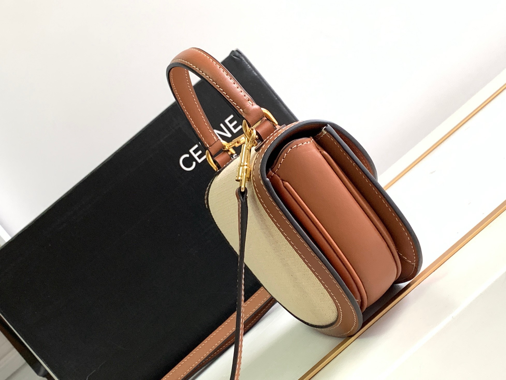 Bagsaaa Ce1i*e Mini Besace Beige Bag - 15x.5x11x5cm