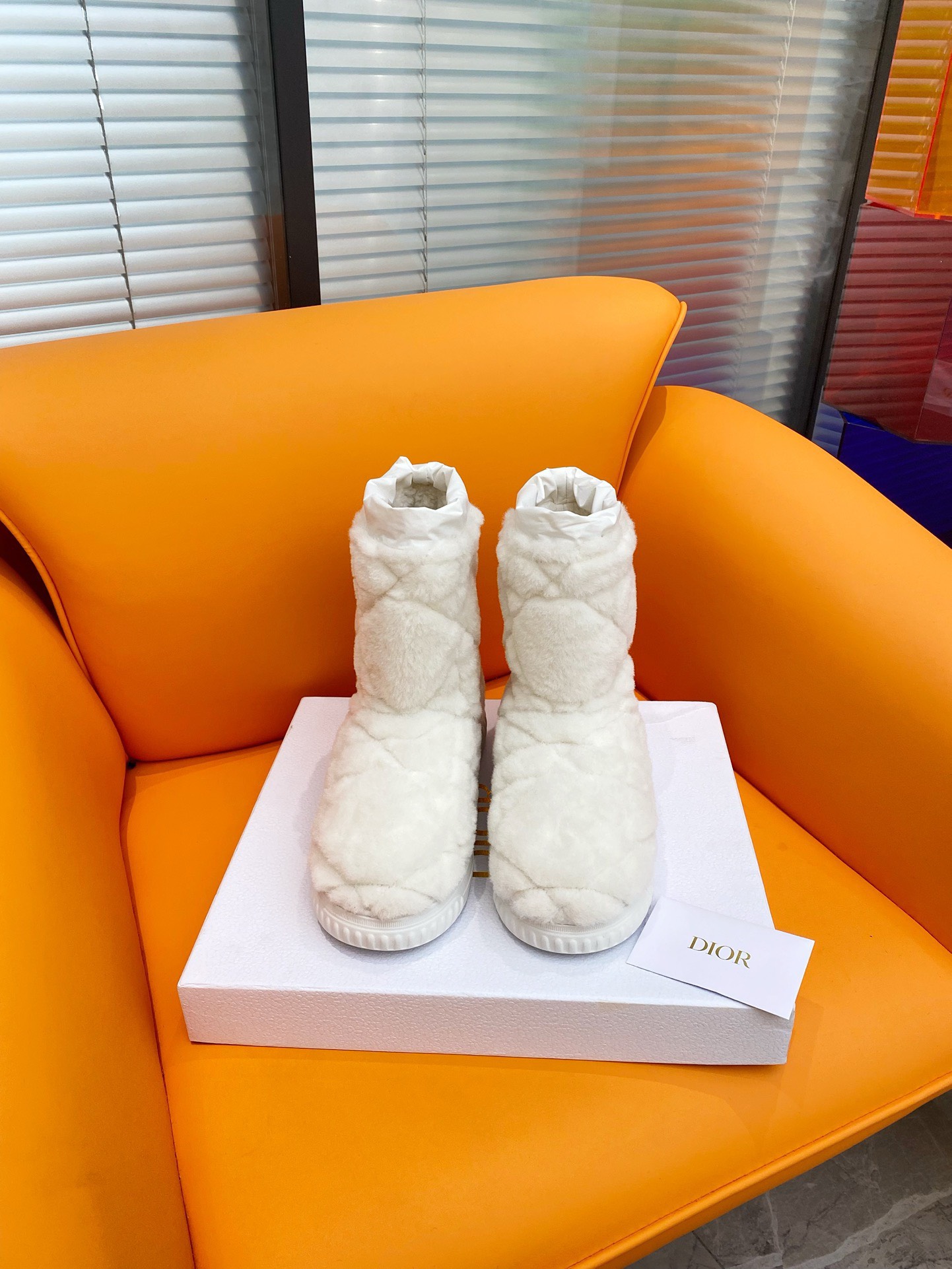 Bagsaaa Frost Ankle White Boots