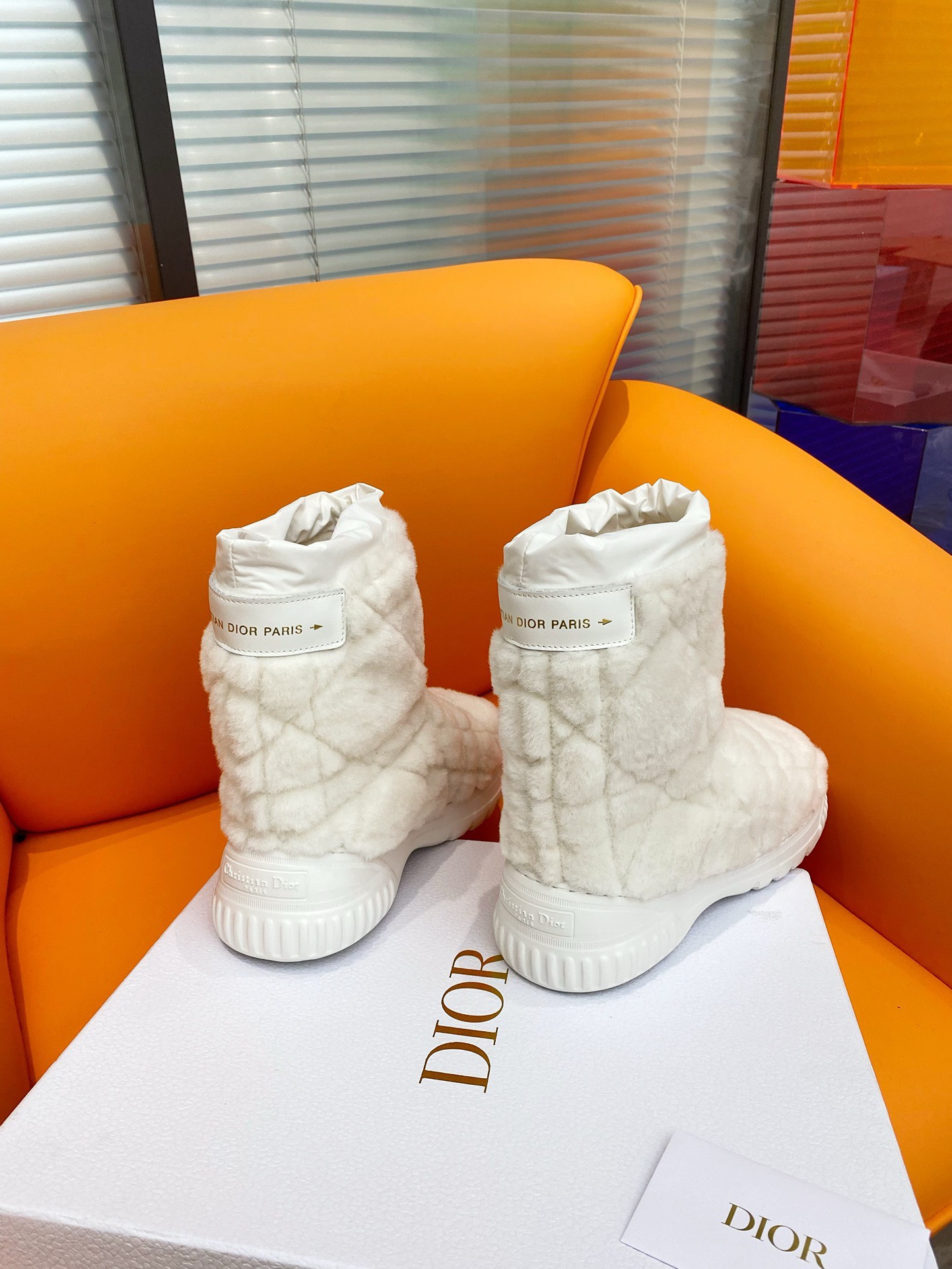 Bagsaaa Frost Ankle White Boots