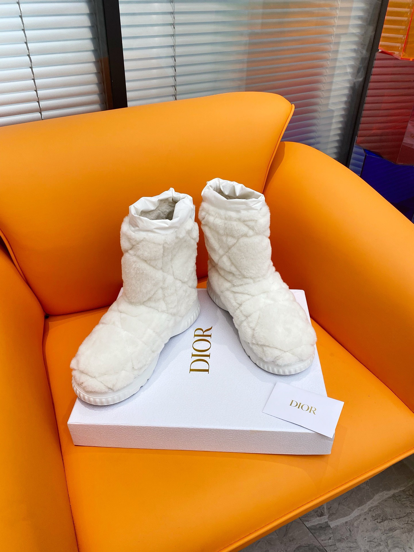 Bagsaaa Frost Ankle White Boots