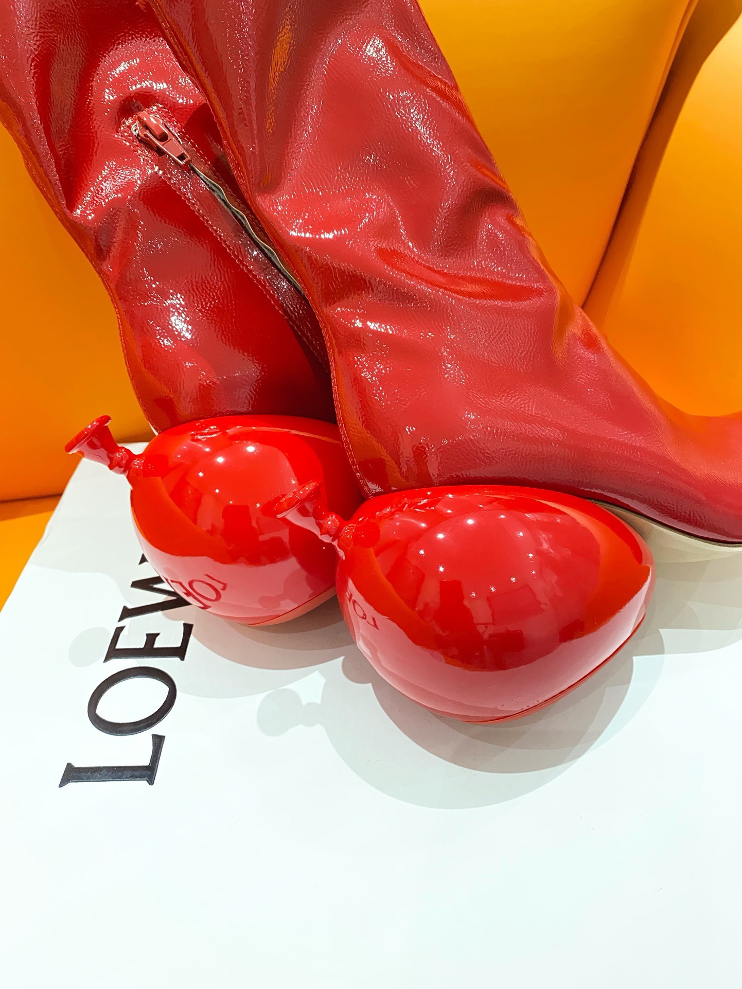 Bagsaaa L0ew* Deflated Ballon Red Shoes