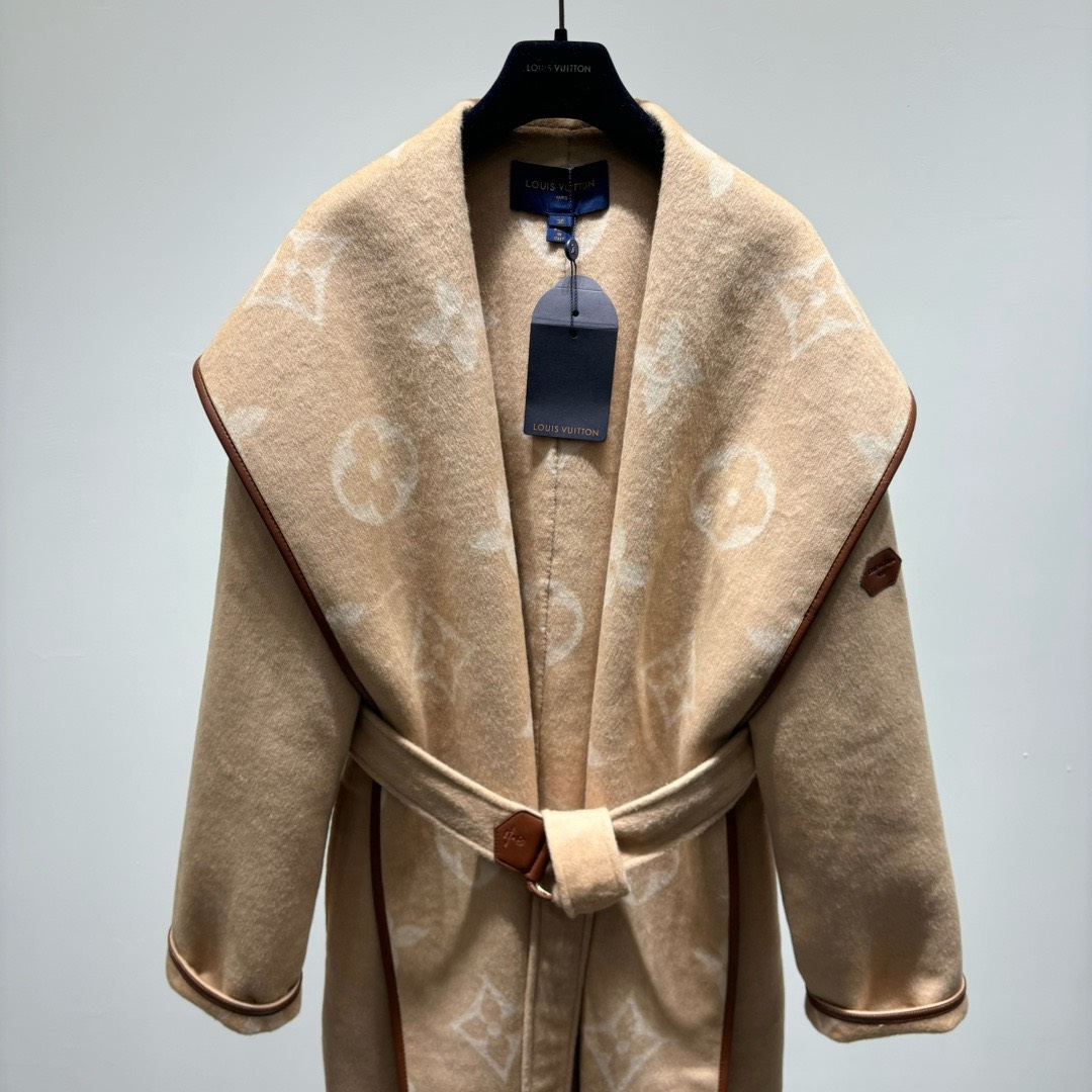 Bagsaaa L0vis Vvtt0n Belted Beige Coat