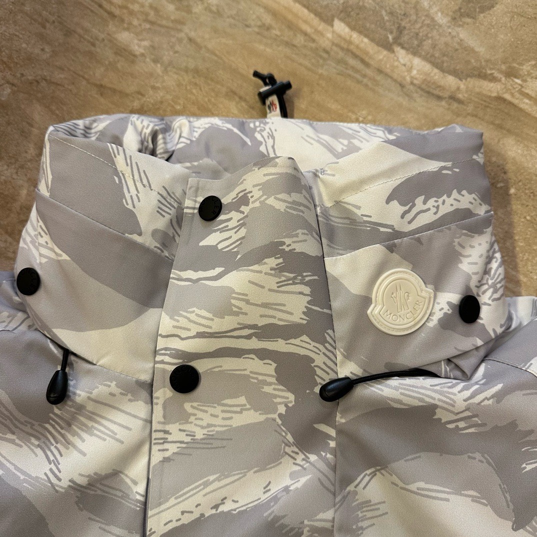 Bagsaa Moncle Hyke Vanil Printed Down Waistcoat In Grey