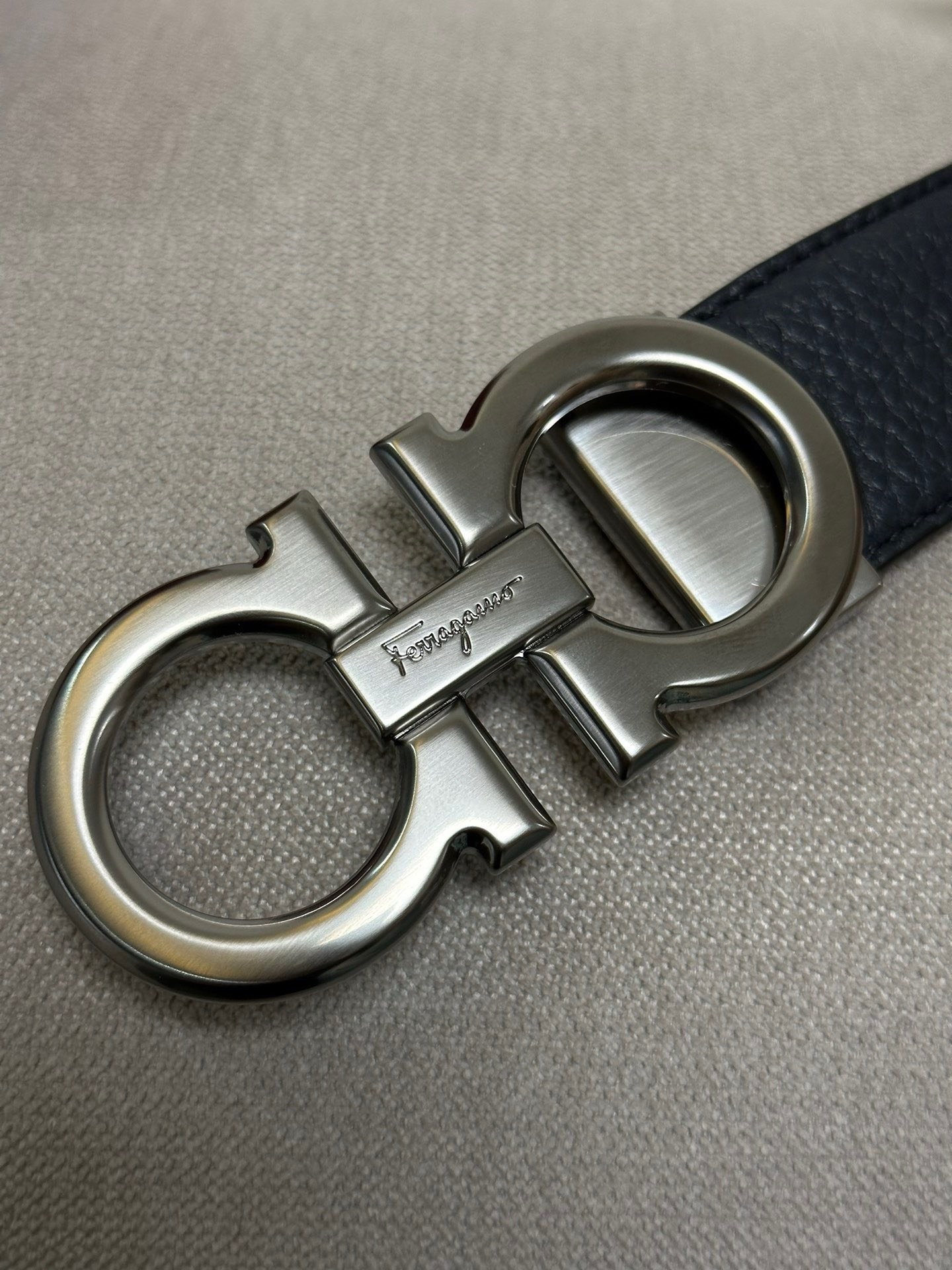 Bagsaaa Ferragamo Black Silver Hardware Belt