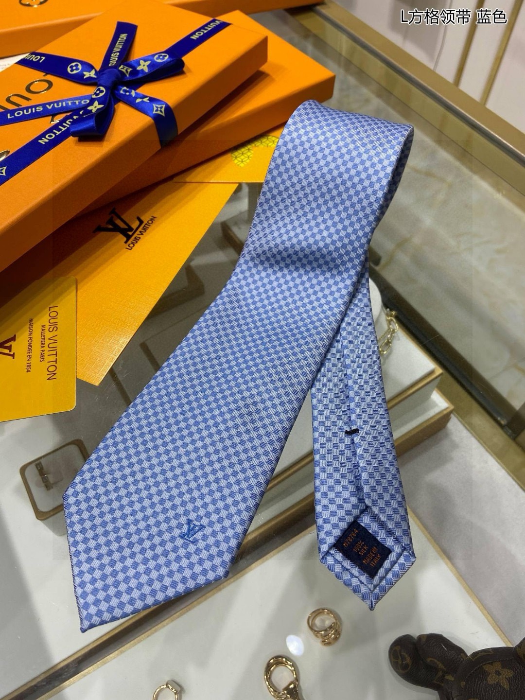 Bagsaaa L0vis Vvtt0n Ties - 3 colors