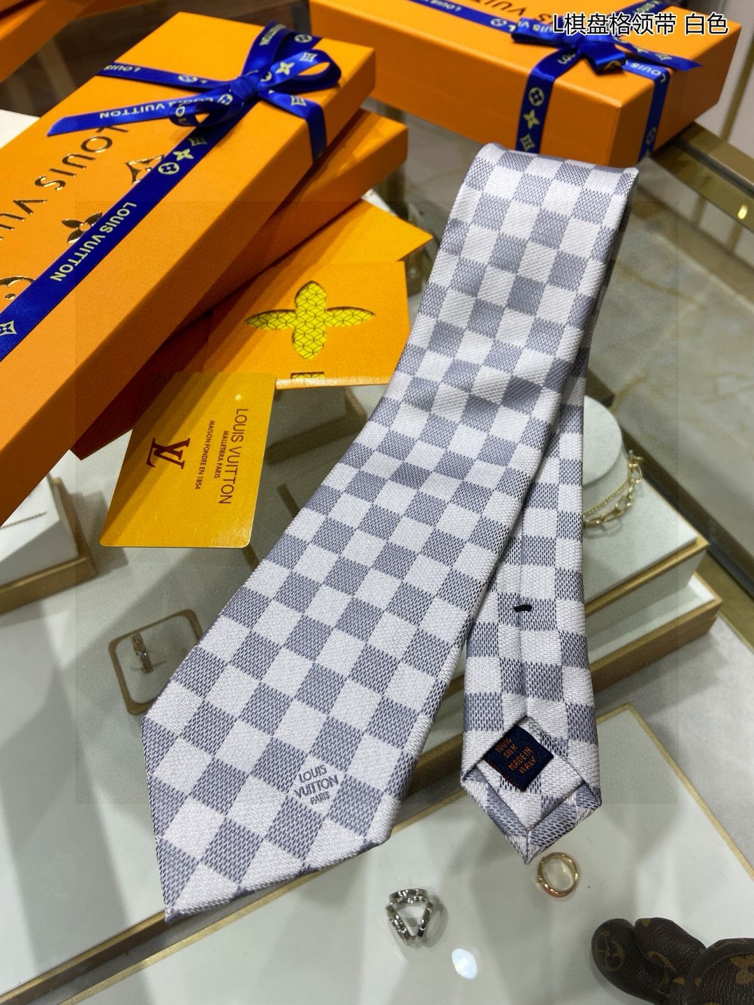 Bagsaaa L0vis Vvtt0n Damier Classique Tie In White