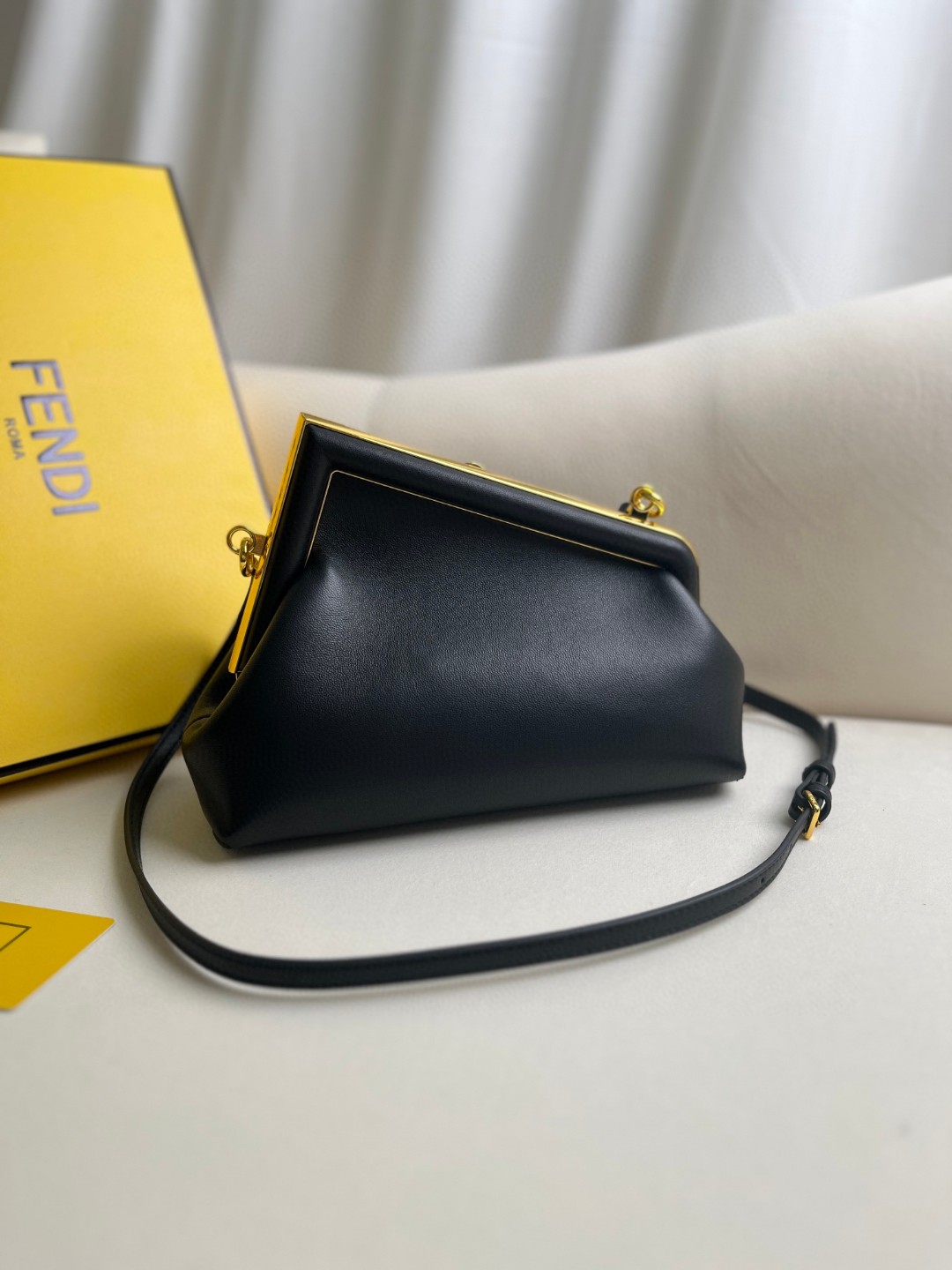 Bagsaa F**di Frist Small Black Bag - 9.5*26*18cm