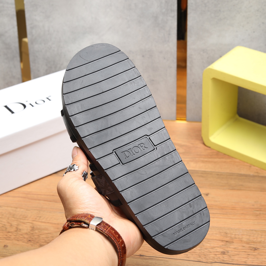 Bagsaaa D10r Black Slides
