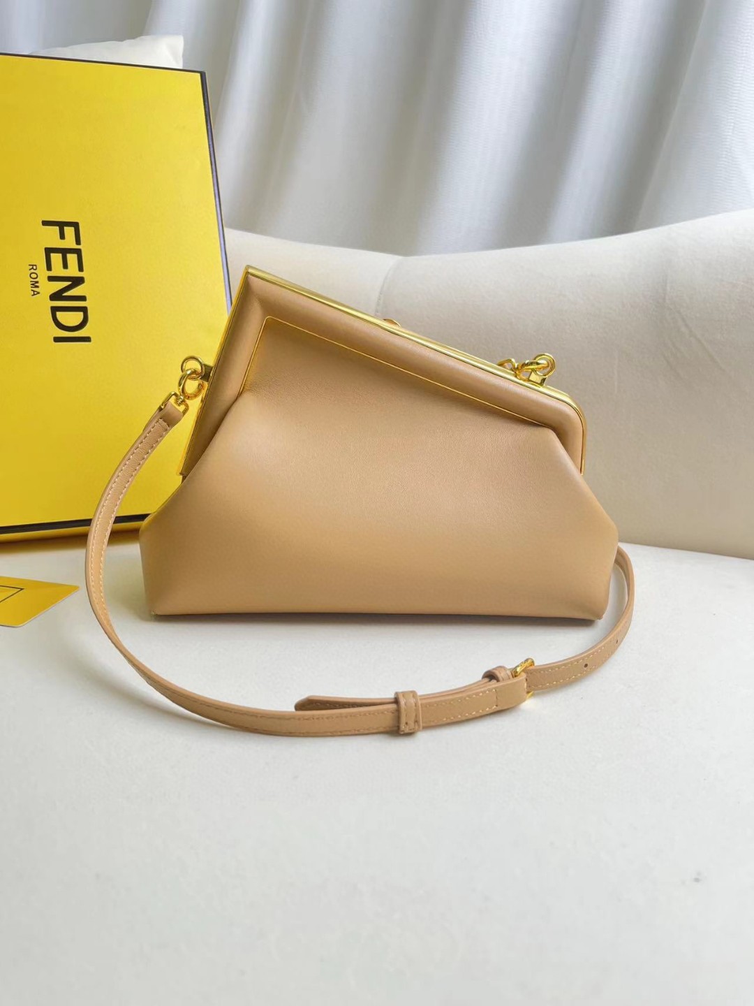 Bagsaa F**di Frist Small Beige Bag - 9.5*26*18cm