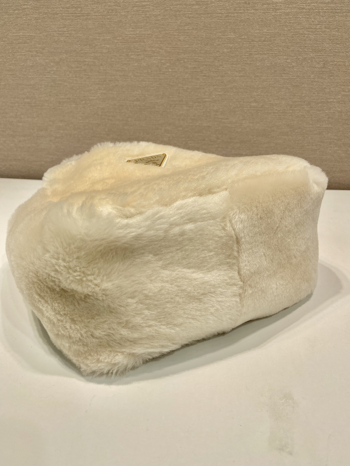 Bagsaaa Pra*a Ecru Shearling Mini Handbag In Beige - 18x15.5x10cm