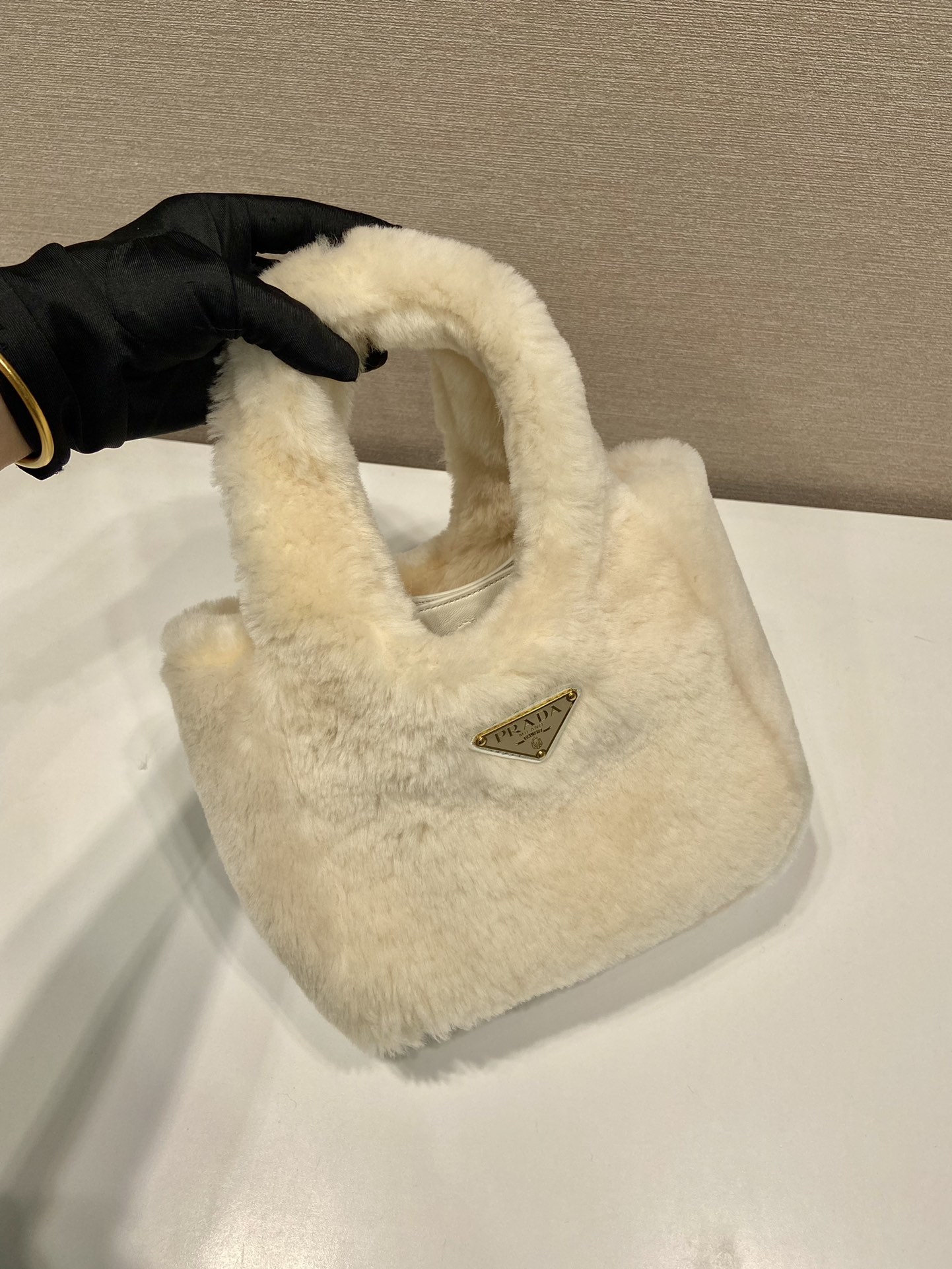 Bagsaaa Pra*a Ecru Shearling Mini Handbag In Beige - 18x15.5x10cm