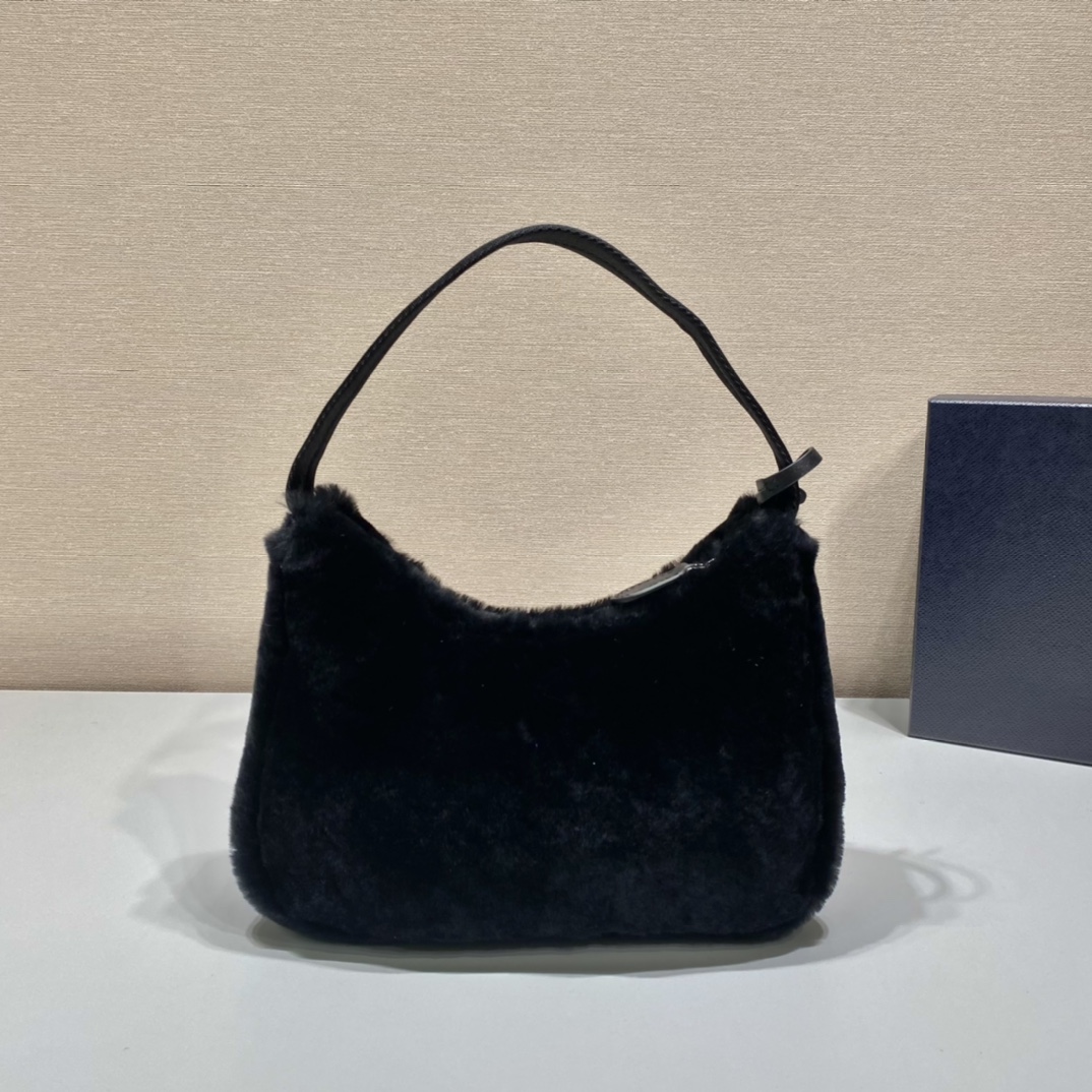 Bagsaaa Pra*a Re-Edition Black Shearling Bag - 23*14*5cm