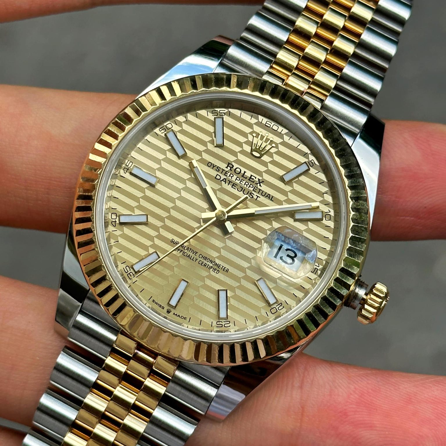 Bagsaaa R01ex Datejust Jubilee Steel & 18K Yellow Gold Champagne Motif Index Dial 41mm