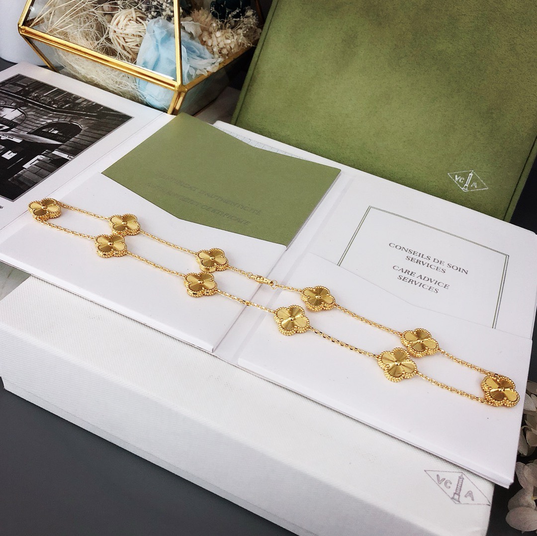 Bagsaaa V*n Cl**f & Arp*1s Vinatge Alhambra necklace, 10 motifs