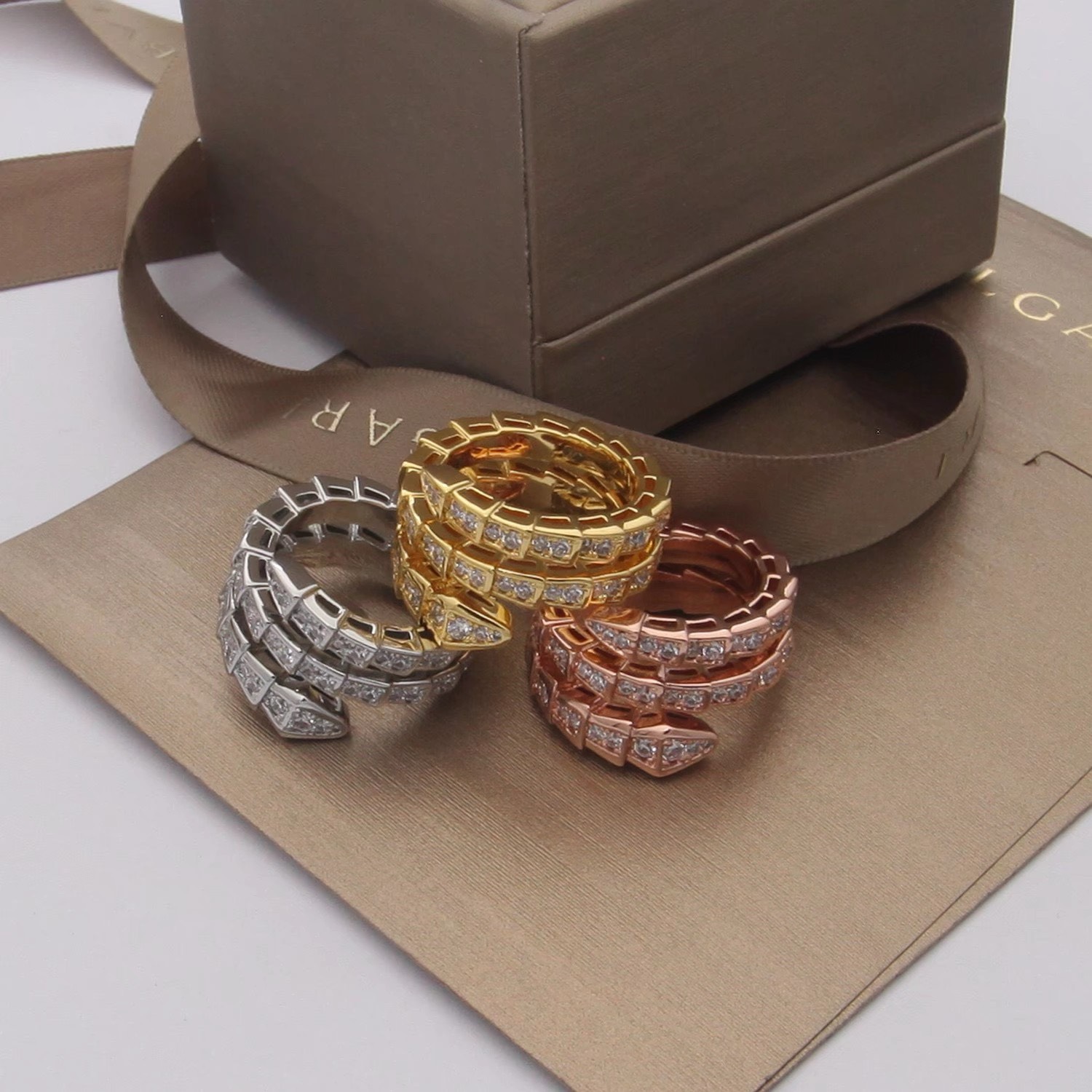 Bagsaaa Bv1g*ai Serpenti Viper 3 Row Ring
